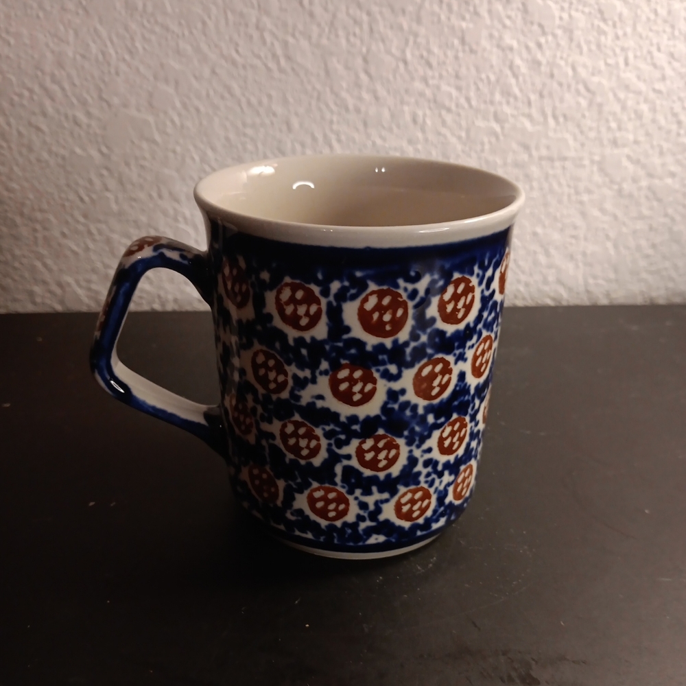 GORGEOUS Boleslaweic Made in Poland 6oz Coffee Mug.